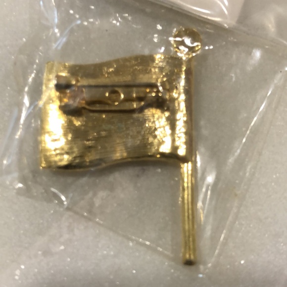 Rhinestone American flag pin - Picture 3 of 4